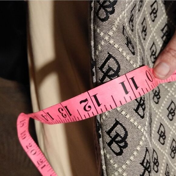 Dooney and Bourke large bag - Picture 10 of 14